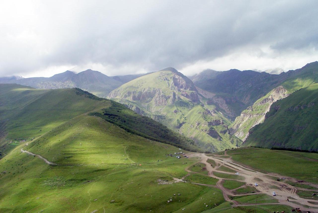 Guest House Sunset Kazbegi Dış mekan fotoğraf